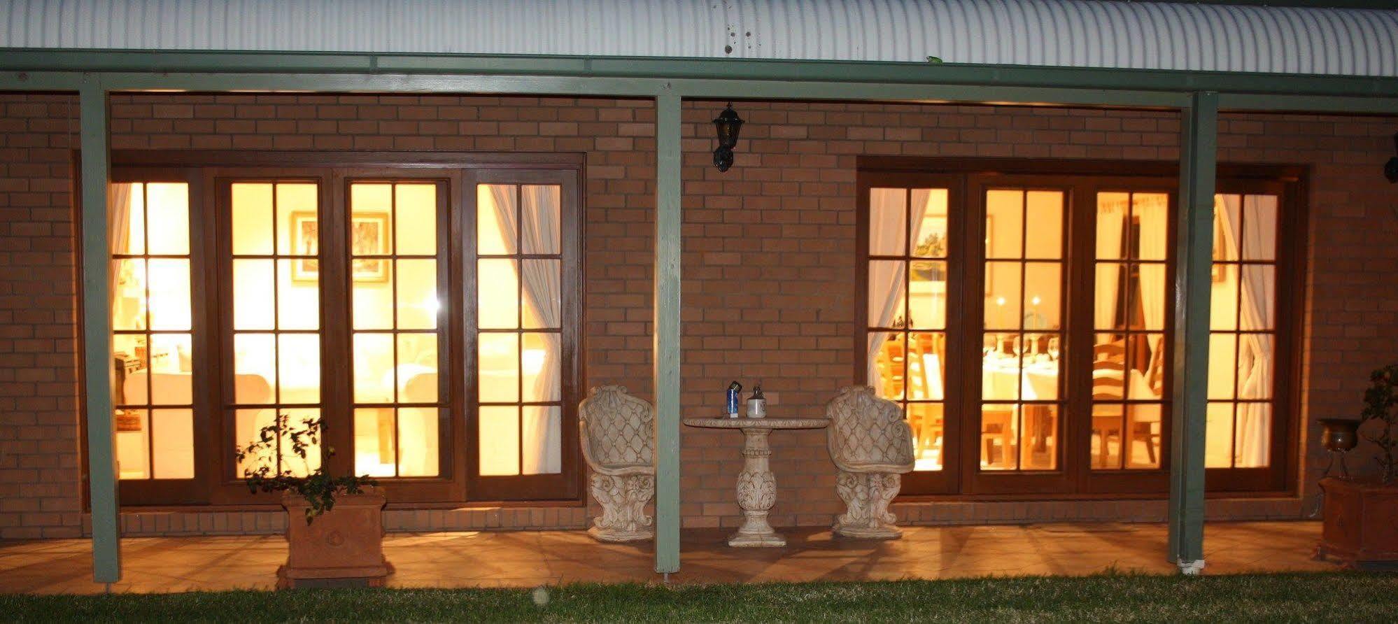 Strathearn Park Lodge Scone Exterior foto